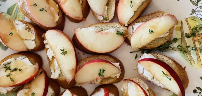 Crostini with Nectarines and Goat Cheese with Thyme and Honey Drizzle